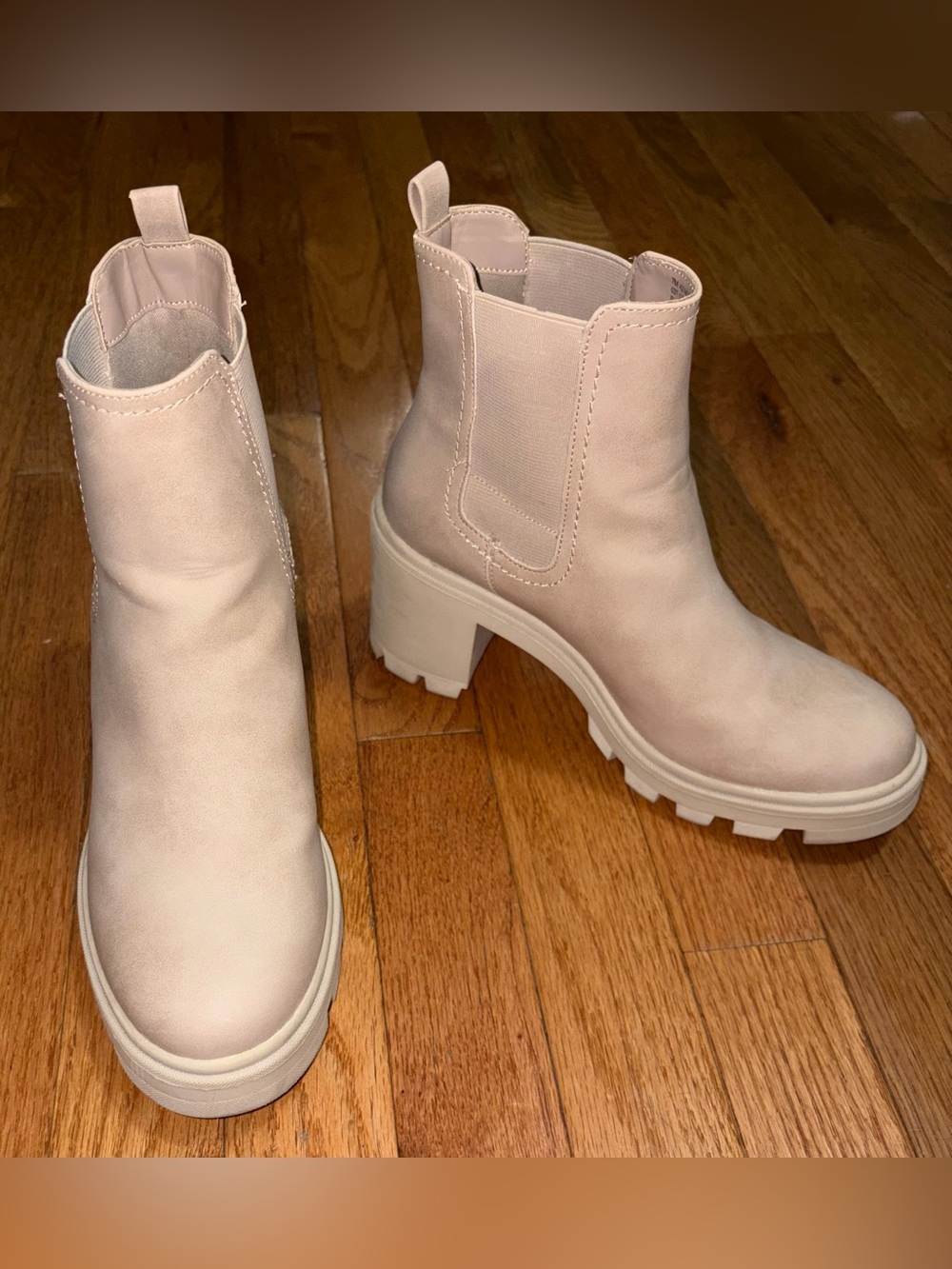Women’s Cream Chunky Heeled Boots - Size 7